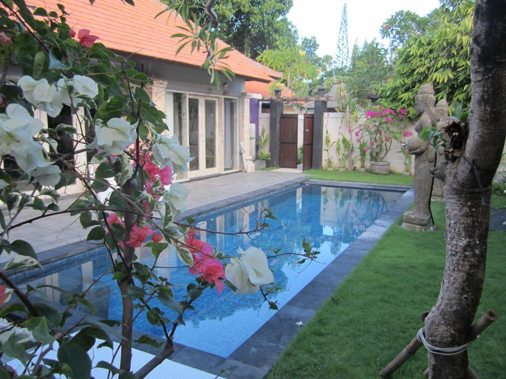 Bamboo Moon Villas Sanur Екстериор снимка
